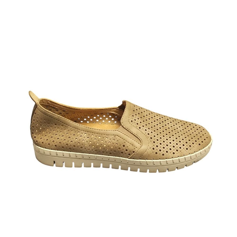 Easy Street Fresh Comfort Shoes Womens Size 7 Tan Perforated Low Top Slip On